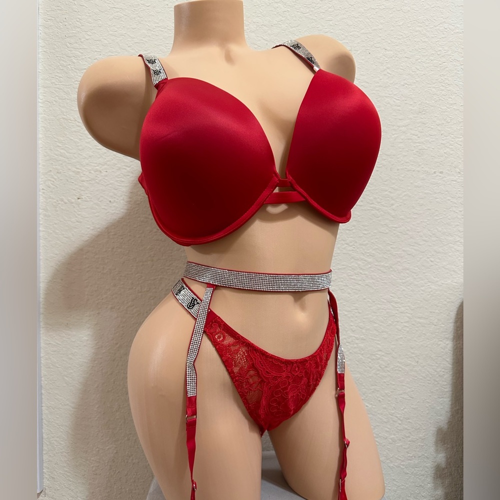 38ddd, M/L, L Victoria secret bra set